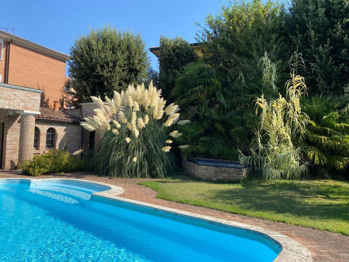 Dama Estense Copparo Buitenkant foto