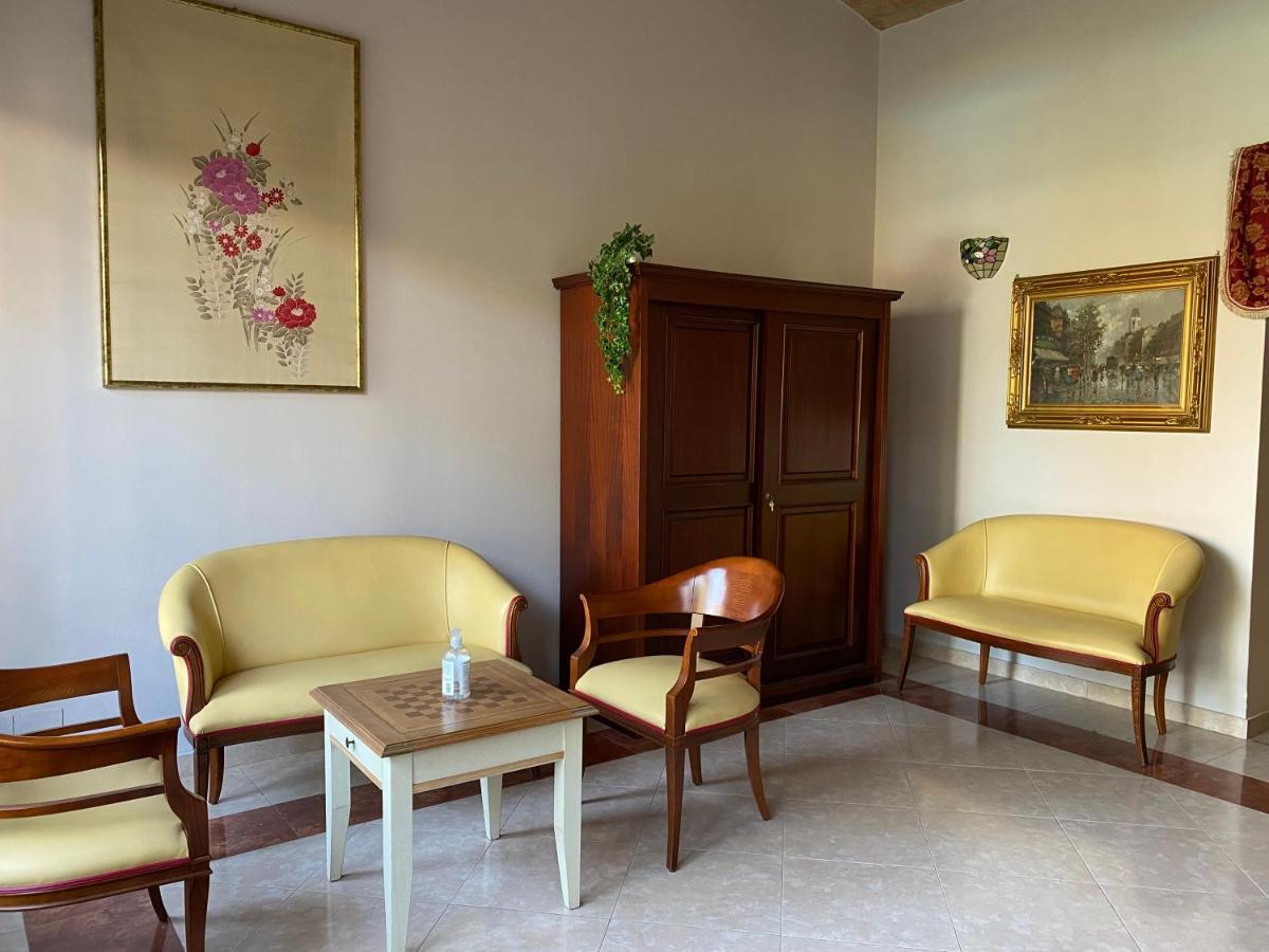 Dama Estense Copparo Buitenkant foto