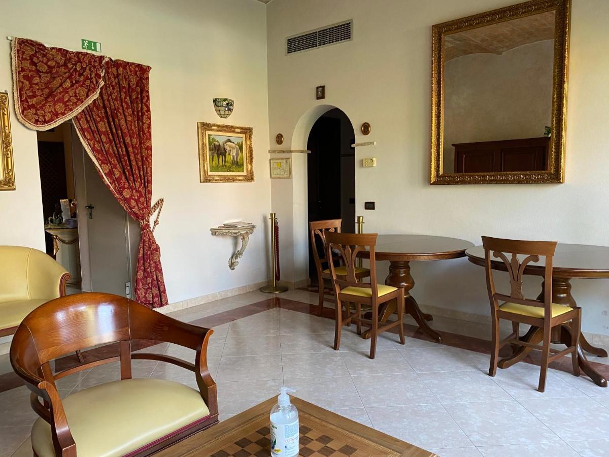 Dama Estense Copparo Buitenkant foto