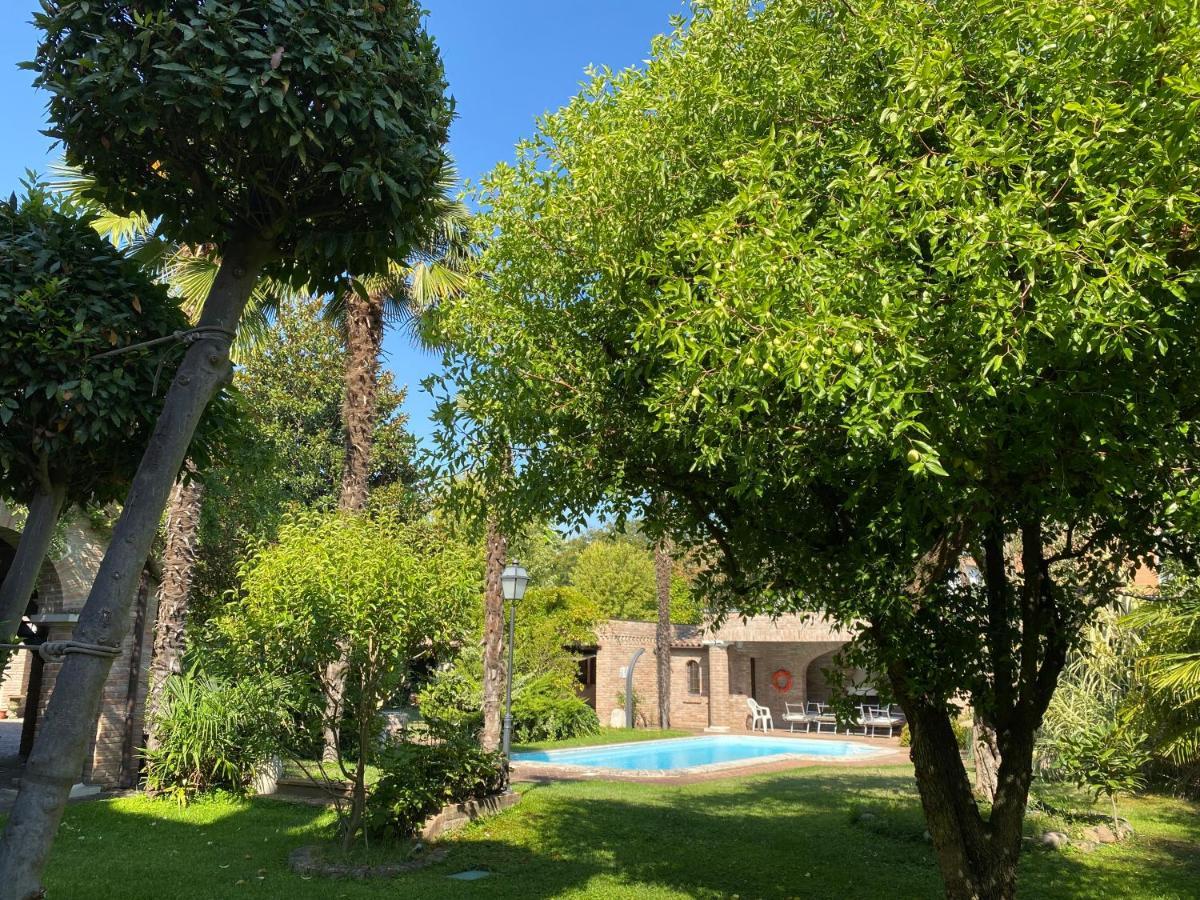 Dama Estense Copparo Buitenkant foto