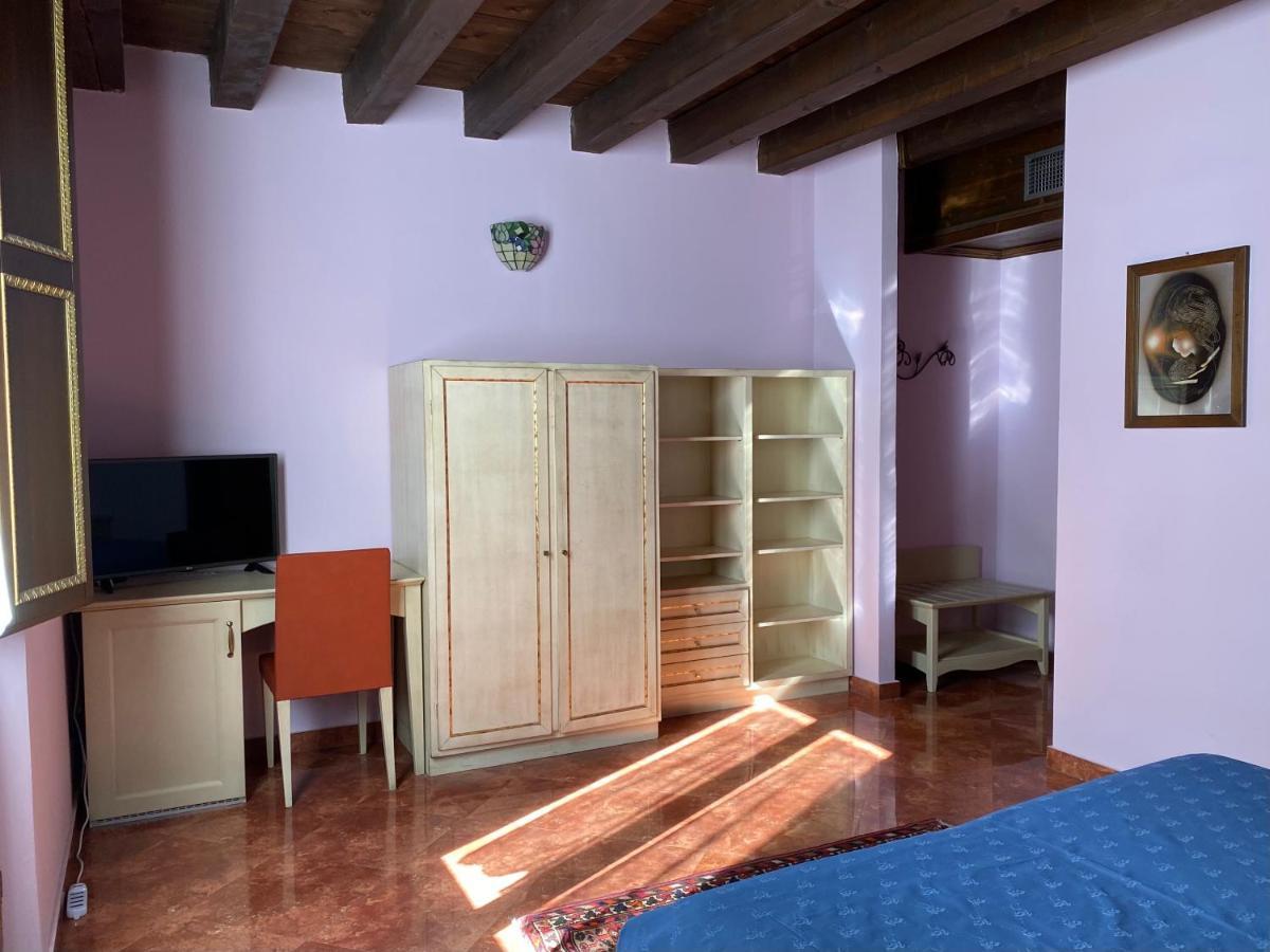 Dama Estense Copparo Buitenkant foto